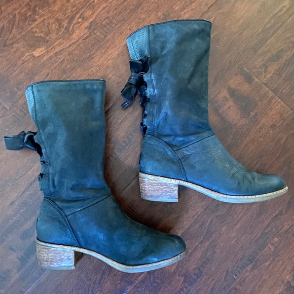 UGG Cary Black Charcoal Suede Leather Back Lace Mid Calf Boots Size 6.5 - Picture 15 of 15